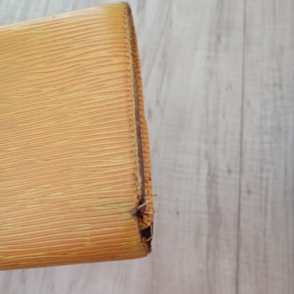 LOUIS VUITTON Epi Wallet Yellow Gold LV Purple Lining Bag Purse Authentic - Picture 3 of 13